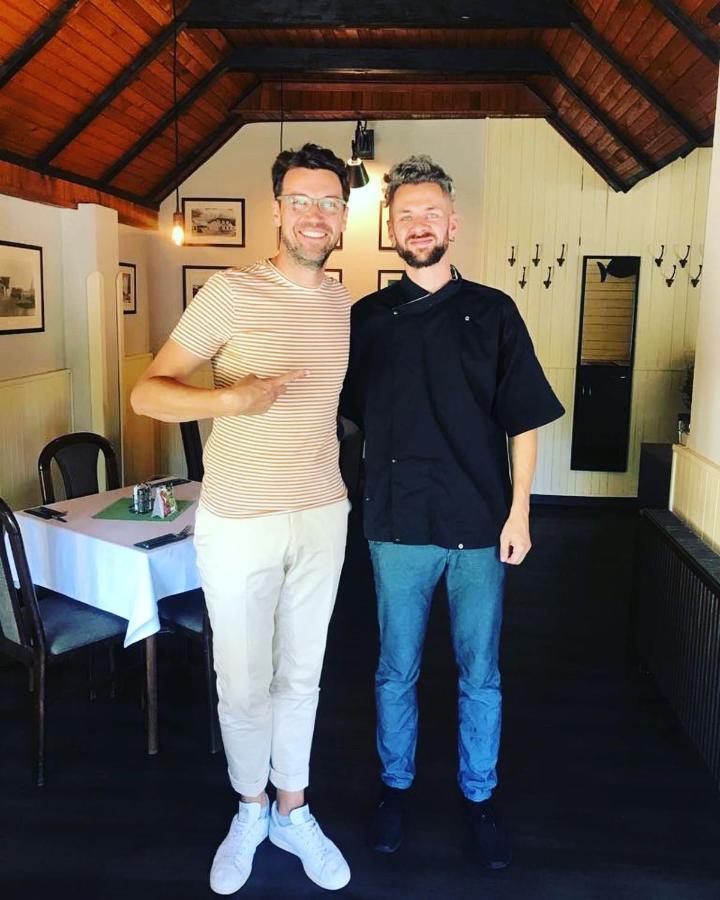 Penzion & Restaurace U Vily Sezimovo Ústí Extérieur photo